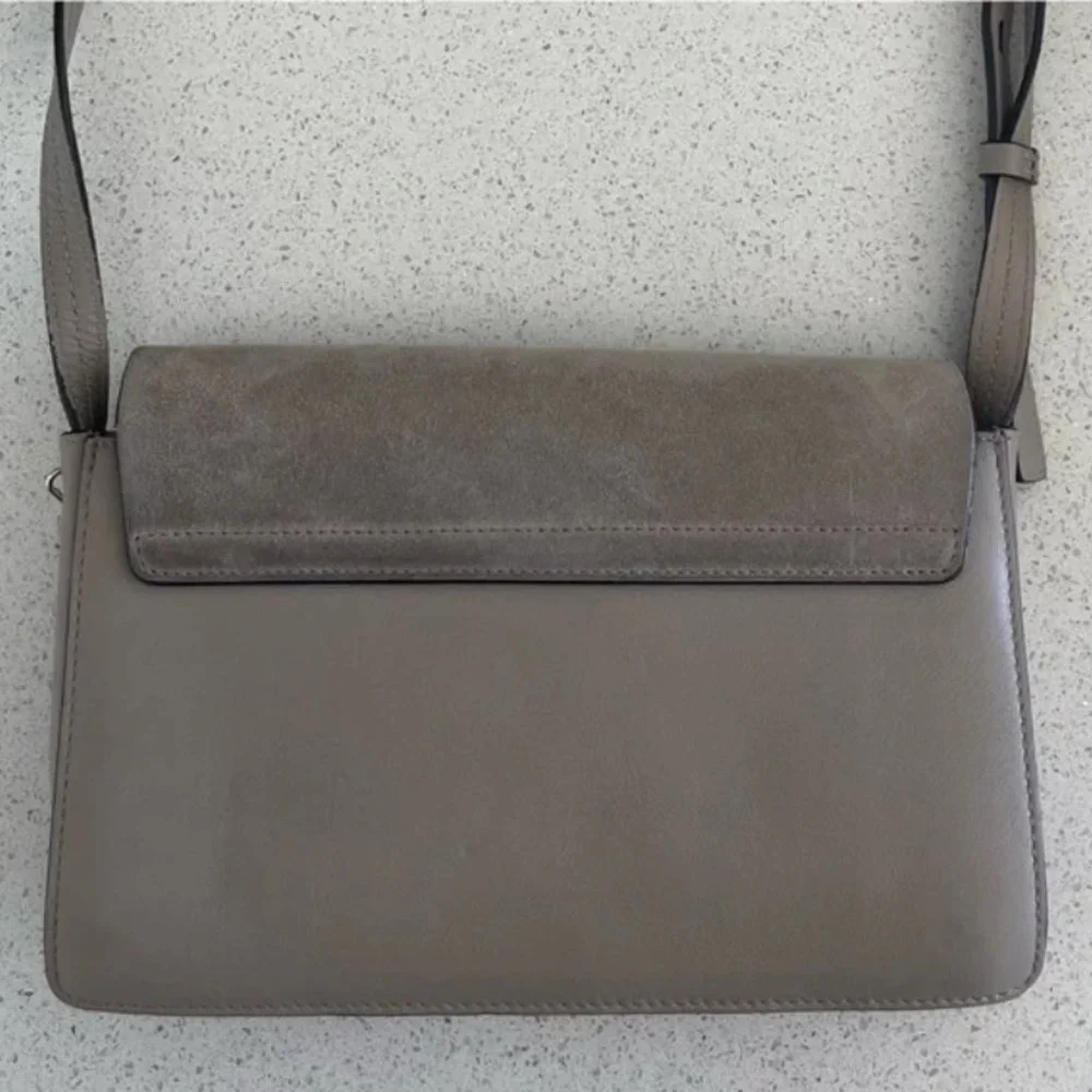 ✨ Chloe Faye Small Crossbody Bag Suede - Motty Grey - Picture 3 of 9